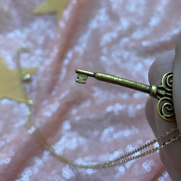 taylor swift fearless key necklace gold jewelry TV - Picture 12 of 13